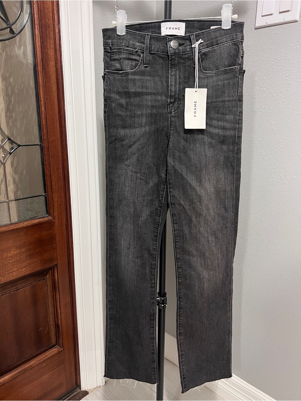 NWT FRAME Le High Straight Raw Edge Jeans Bosworth Washed Black 26